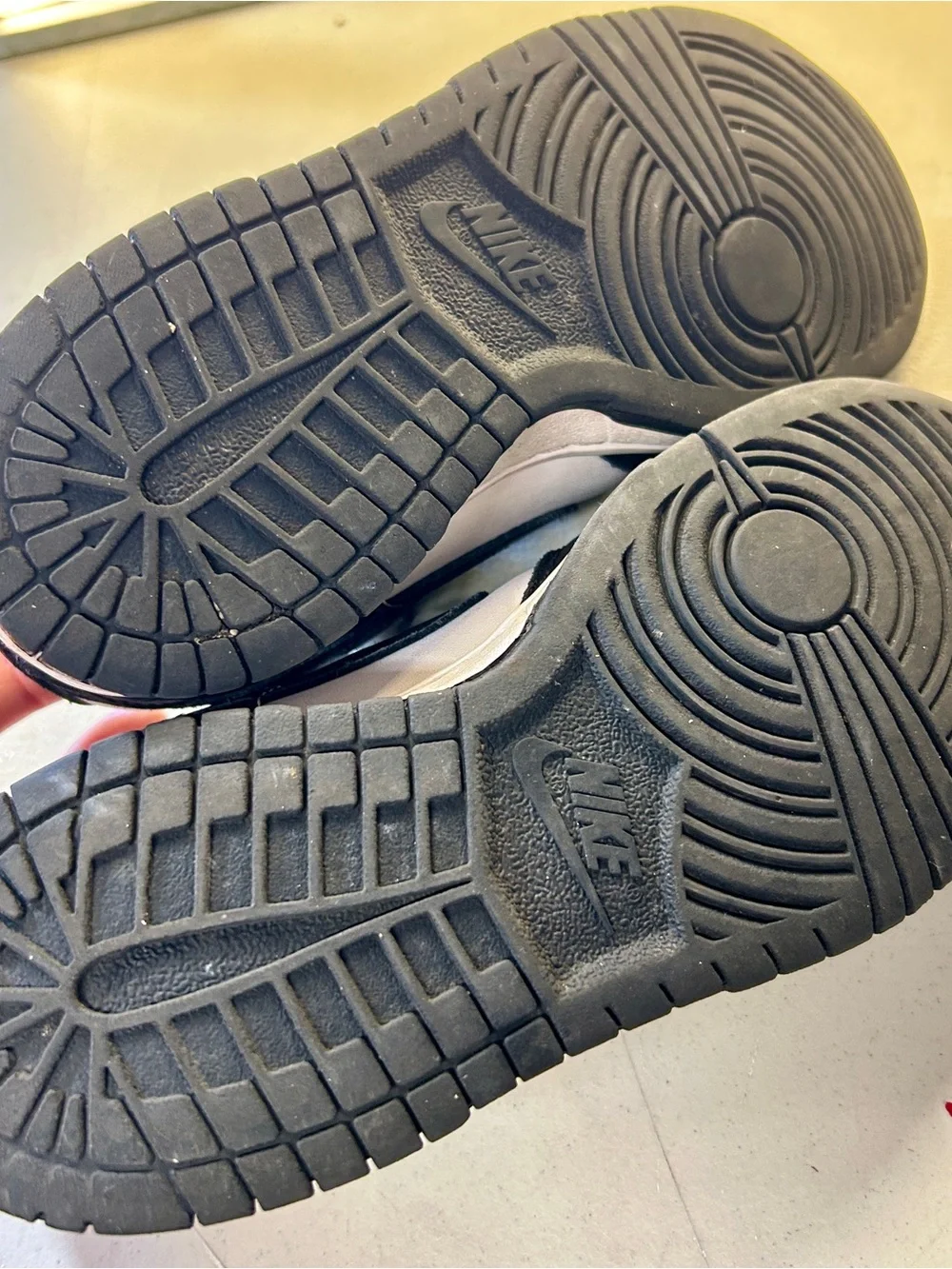 Nike iconic low